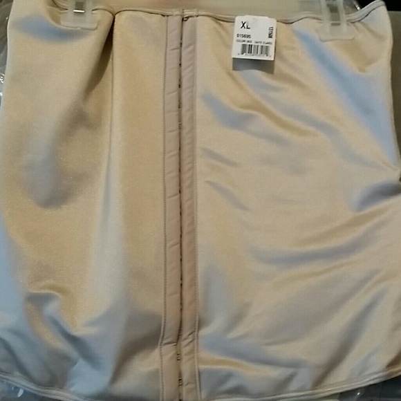 Defined waistline extra firm control. - Picture 2 of 4